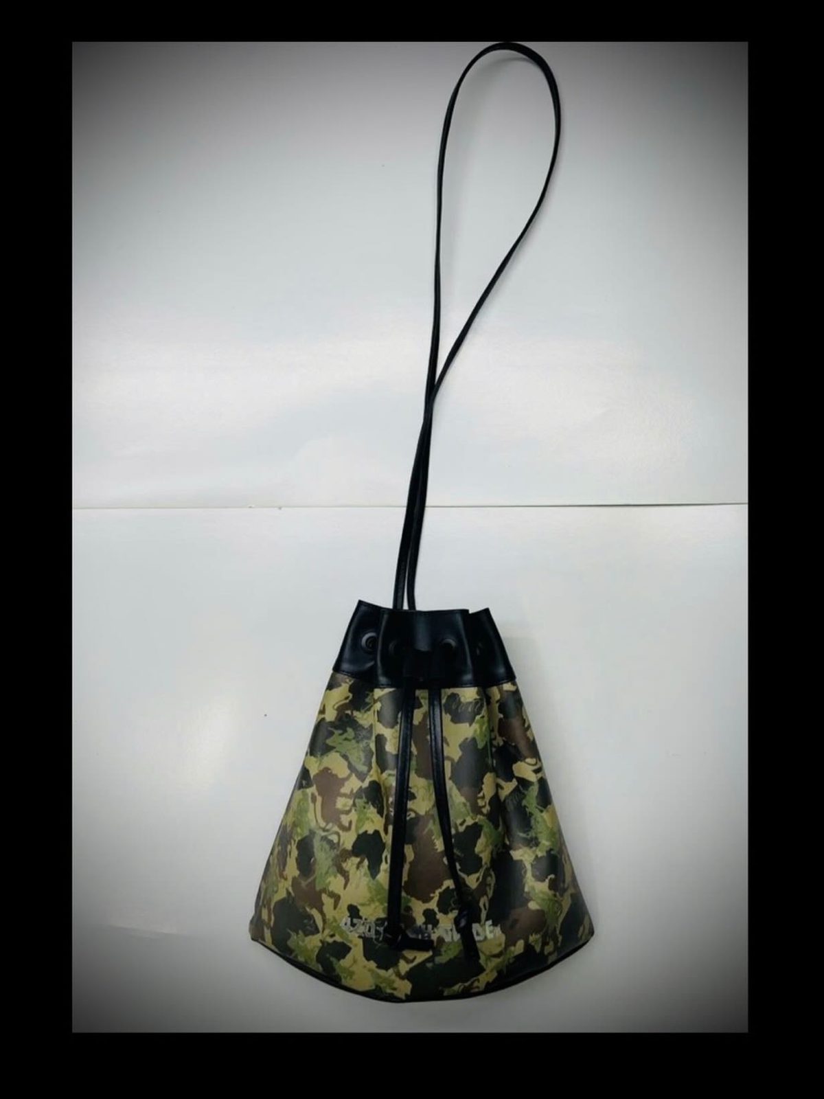 カモ ドローストリングバッグ — Bags & Accessories