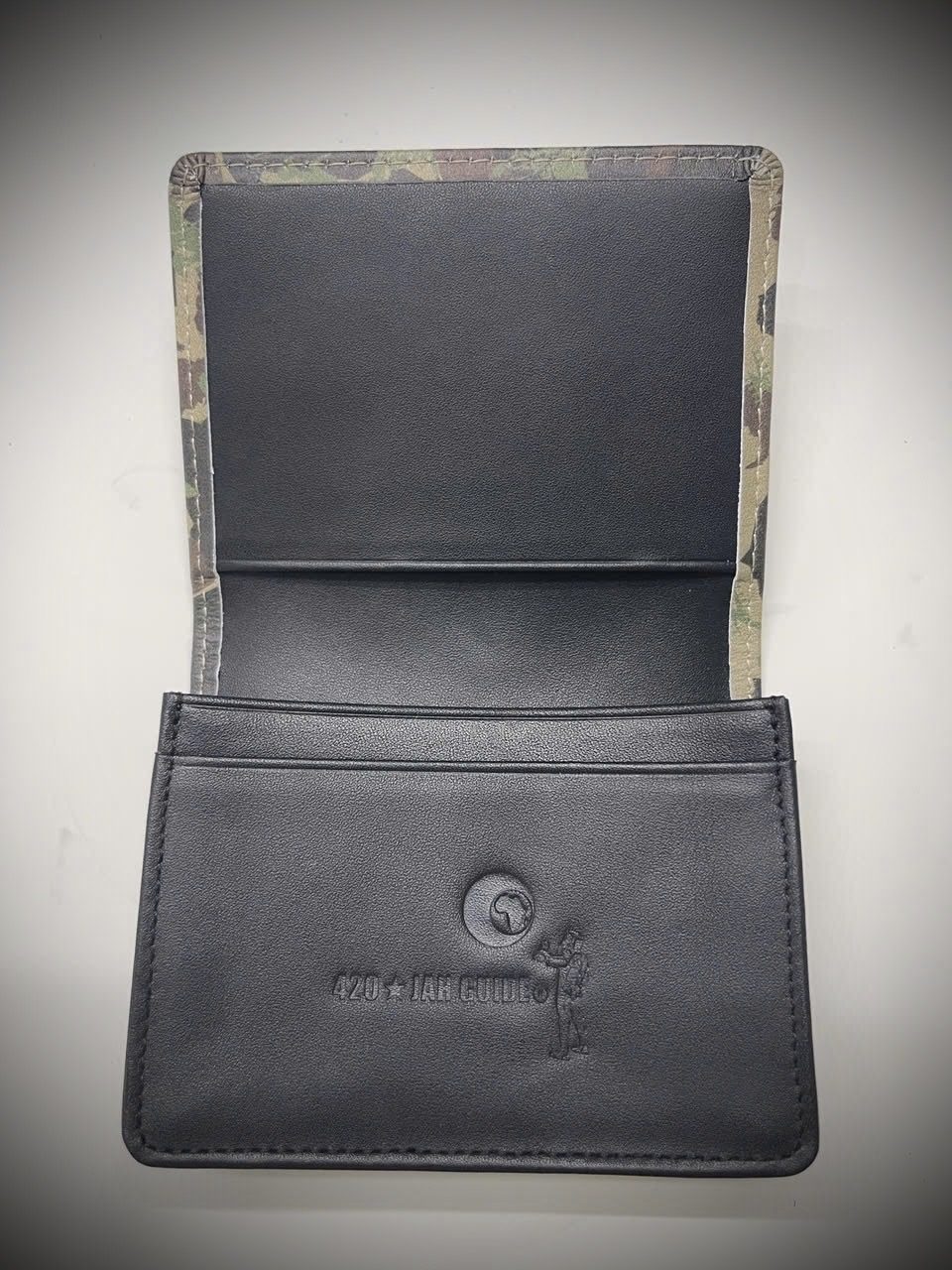レザー 二つ折り財布 — Bags & Accessories